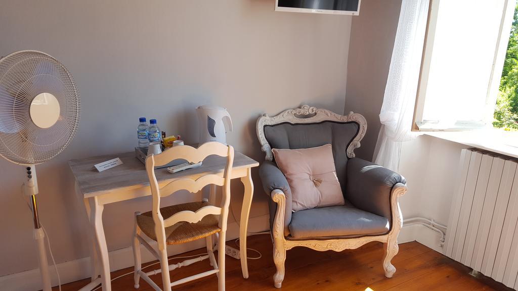 Les Tilleuls Bed & Breakfast Saint-Pe-Delbosc Exterior photo